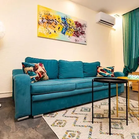 Modern 1br With Private Garden Center Apartment *