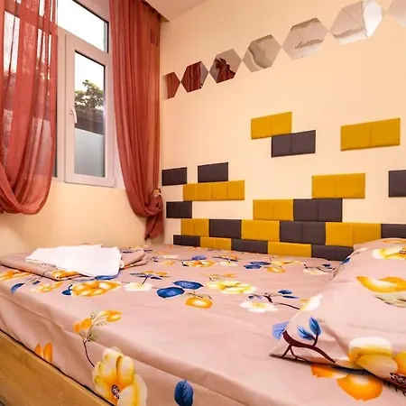 Modern 1br With Private Garden Center Apartment *