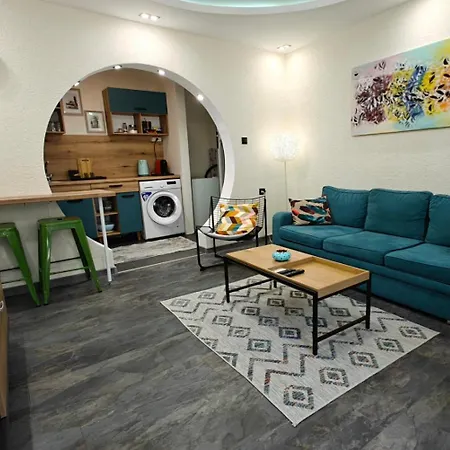 Modern 1br With Private Garden Center Plovdiv