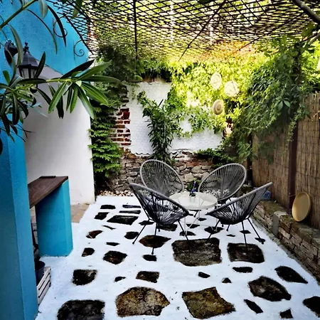Modern 1br With Private Garden Center Apartment